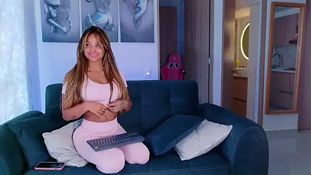 Susanamendezz online show from April 14, 6:36 pm