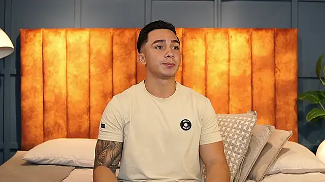 Ryan Hunt online show from October 12, 3:16 am