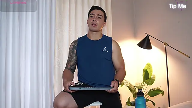 Ryan Hunt online show from November 10, 12:26 pm