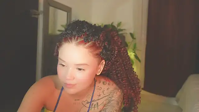 Snapshot of LorenRosse chatting on June 17, 11:49 pm LorenRosse online show from June 17, 11:49 pm