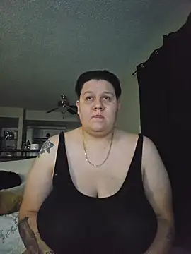 Snapshot of DevilDahm chatting on November 6, 12:33 am DevilDahm online show from November 6, 12:33 am