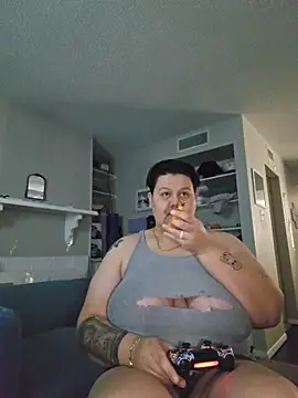 Snapshot of DevilDahm chatting on November 24, 11:15 pm DevilDahm online show from November 24, 11:15 pm