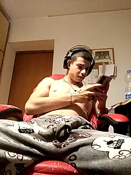 Snapshot of BigDickEnrg7195 chatting on December 1, 9:48 pm BigDickEnrg7195 online show from December 1, 9:48 pm