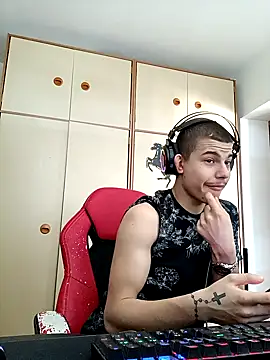 Snapshot of BigDickEnrg7195 chatting on February 6, 11:21 am BigDickEnrg7195 online show from February 6, 11:21 am