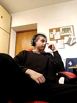 Snapshot of BigDickEnrg7195 chatting on February 14, 11:53 pm BigDickEnrg7195 online show from February 14, 11:53 pm