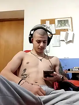 Snapshot of BigDickEnrg7195 chatting on March 7, 11:27 pm BigDickEnrg7195 online show from March 7, 11:27 pm