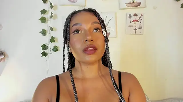 Snapshot of sara_sophieee chatting on January 17, 1:04 am sara sophieee online show from January 17, 1:04 am