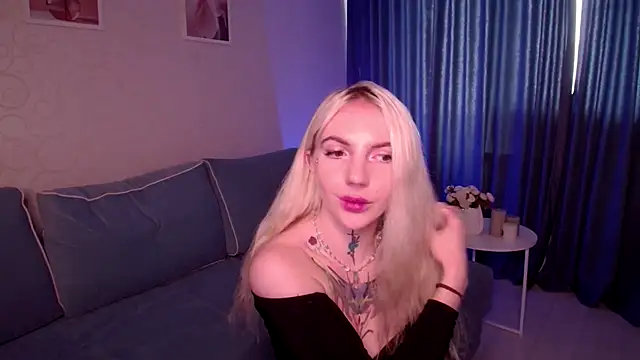 Snapshot of AnneTenet chatting on September 17, 9:22 am AnneTenet online show from September 17, 9:22 am