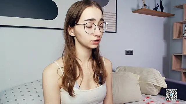 PollyBeev online show from October 22, 7:30 am