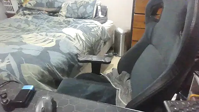 Snapshot of turdskie chatting on August 3, 3:05 am turdskie online show from August 3, 3:05 am