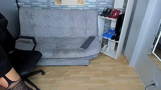 coniie jhons online show from March 1, 5:27 pm