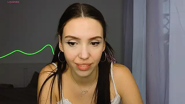 Snapshot of AliceSpark chatting on September 29, 10:09 am AliceSpark online show from September 29, 10:09 am