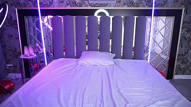 Snow WhiteeeX online show from March 17, 6:39 am