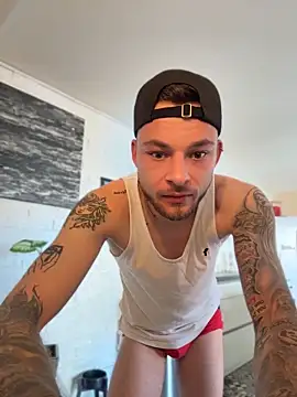 hottwoboys online show from May 10, 8:08 am