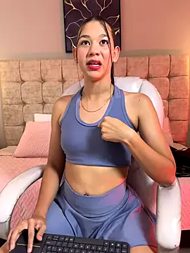 Amber hot22 online show from October 15, 8:20 pm