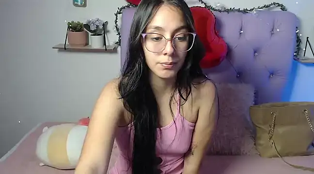 Freyja 01 online show from February 7, 9:37 pm