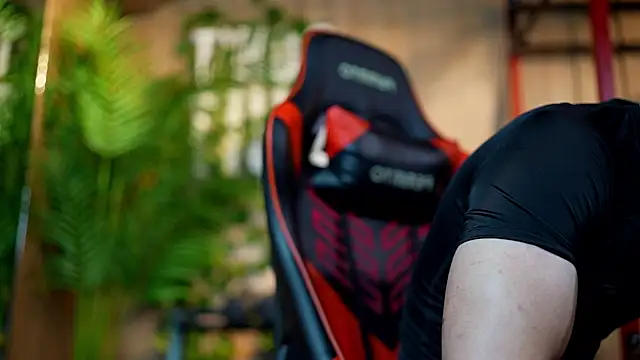 Snapshot of Austin_bolt chatting on December 13, 1:48 am Austin bolt online show from December 13, 1:48 am