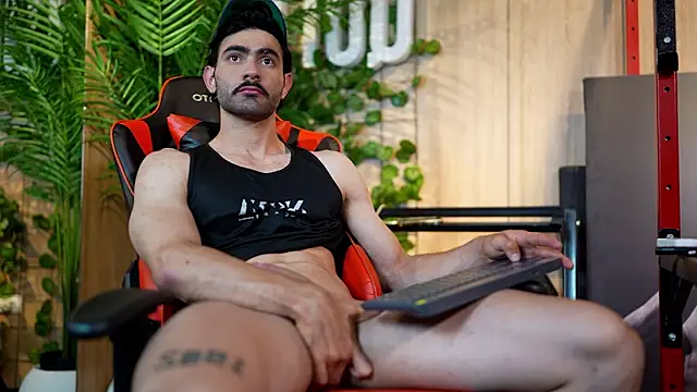 Snapshot of Austin_bolt chatting on December 14, 5:07 am Austin bolt online show from December 14, 5:07 am