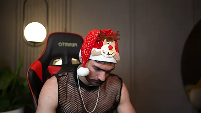 Snapshot of Austin_bolt chatting on December 19, 2:34 am Austin bolt online show from December 19, 2:34 am