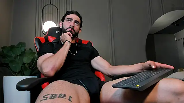 Snapshot of Austin_bolt chatting on December 28, 4:19 am Austin bolt online show from December 28, 4:19 am