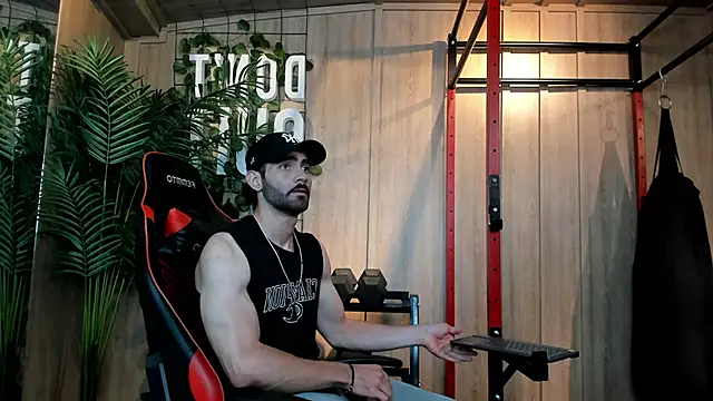 Snapshot of Austin_bolt chatting on January 3, 2:10 am Austin bolt online show from January 3, 2:10 am