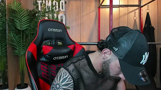 Snapshot of Austin_bolt chatting on January 7, 1:17 am Austin bolt online show from January 7, 1:17 am