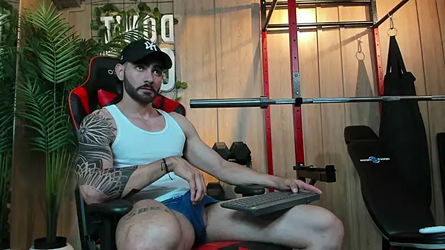 Snapshot of Austin_bolt chatting on January 7, 4:18 am Austin bolt online show from January 7, 4:18 am