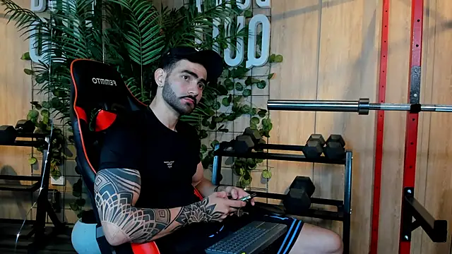 Snapshot of Austin_bolt chatting on January 14, 1:58 am Austin bolt online show from January 14, 1:58 am