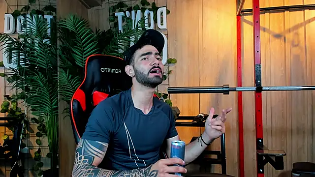 Snapshot of Austin_bolt chatting on January 16, 2:41 am Austin bolt online show from January 16, 2:41 am