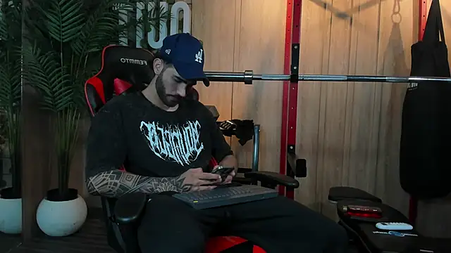 Snapshot of Austin_bolt chatting on January 18, 1:52 am Austin bolt online show from January 18, 1:52 am