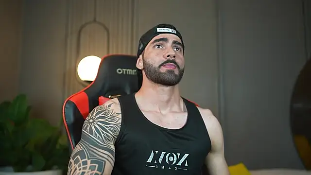 Snapshot of Austin_bolt chatting on January 19, 1:53 am Austin bolt online show from January 19, 1:53 am