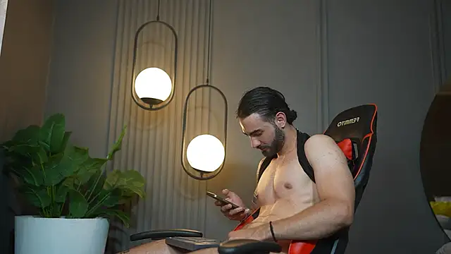 Snapshot of Austin_bolt chatting on January 19, 4:54 am Austin bolt online show from January 19, 4:54 am