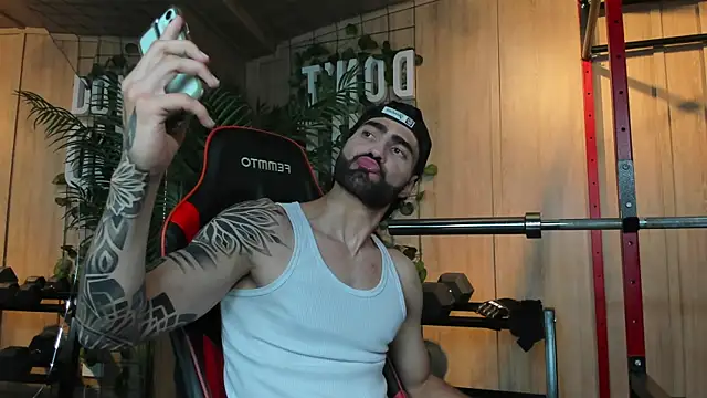 Snapshot of Austin_bolt chatting on January 21, 3:04 am Austin bolt online show from January 21, 3:04 am