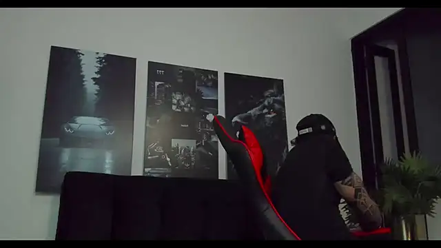 Snapshot of Austin_bolt chatting on February 1, 1:34 am Austin bolt online show from February 1, 1:34 am