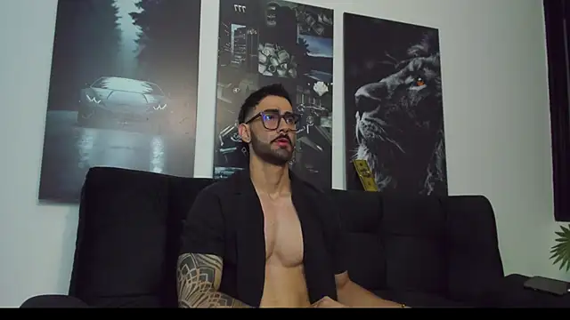 Snapshot of Austin_bolt chatting on February 7, 1:47 am Austin bolt online show from February 7, 1:47 am