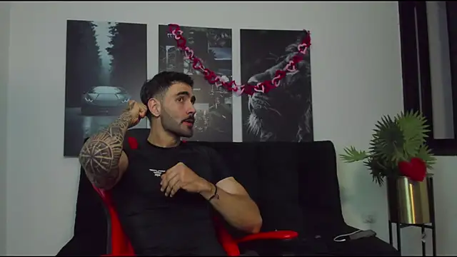 Snapshot of Austin_bolt chatting on February 15, 2:58 am Austin bolt online show from February 15, 2:58 am