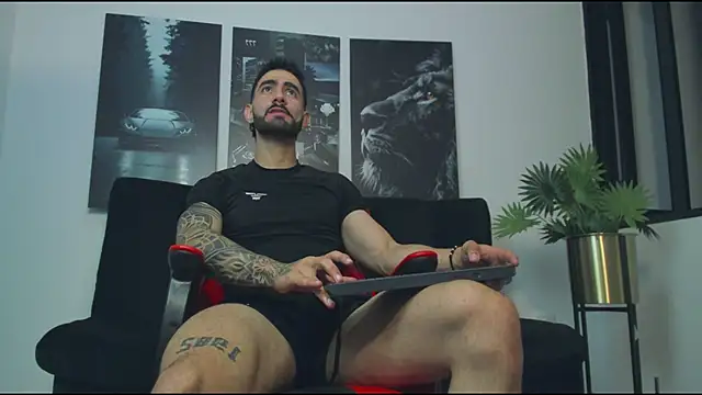 Snapshot of Austin_bolt chatting on February 21, 2:06 am Austin bolt online show from February 21, 2:06 am