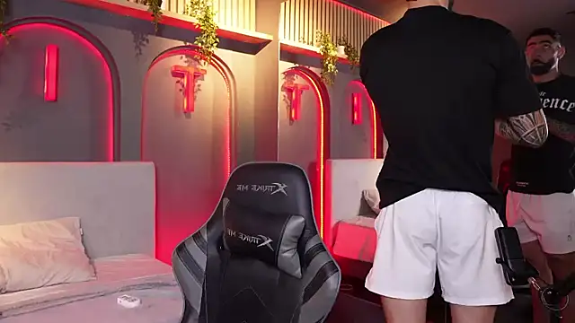 Snapshot of Austin_bolt chatting on September 30, 2:49 am Austin bolt online show from September 30, 2:49 am