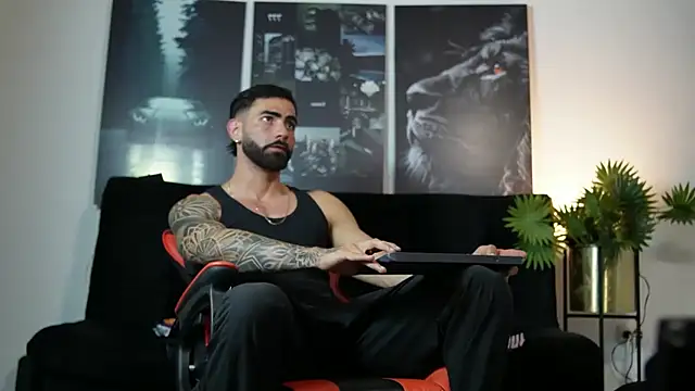 Snapshot of Austin_bolt chatting on October 1, 2:28 am Austin bolt online show from October 1, 2:28 am