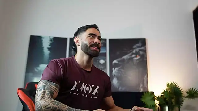 Snapshot of Austin_bolt chatting on October 2, 1:34 am Austin bolt online show from October 2, 1:34 am