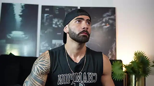 Snapshot of Austin_bolt chatting on October 3, 2:19 am Austin bolt online show from October 3, 2:19 am