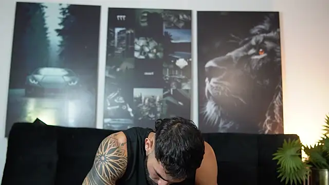 Snapshot of Austin_bolt chatting on October 7, 2:42 am Austin bolt online show from October 7, 2:42 am