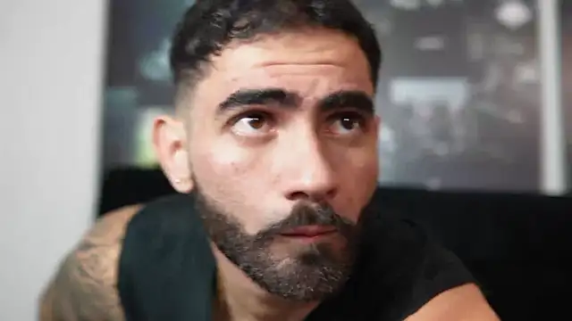 Snapshot of Austin_bolt chatting on October 9, 2:31 am Austin bolt online show from October 9, 2:31 am