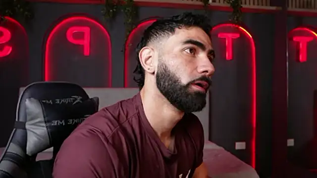 Snapshot of Austin_bolt chatting on October 20, 2:45 am Austin bolt online show from October 20, 2:45 am