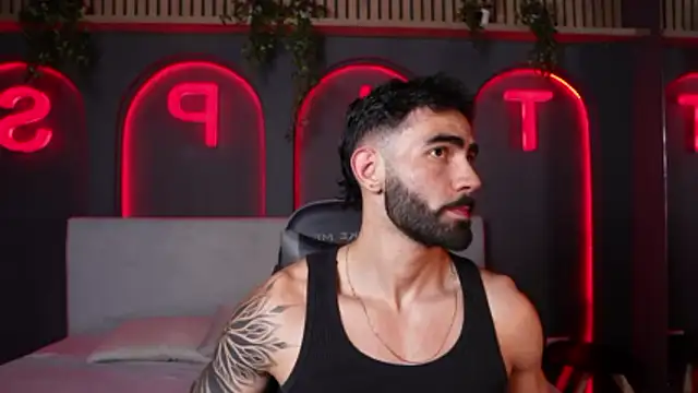 Snapshot of Austin_bolt chatting on October 21, 2:23 am Austin bolt online show from October 21, 2:23 am