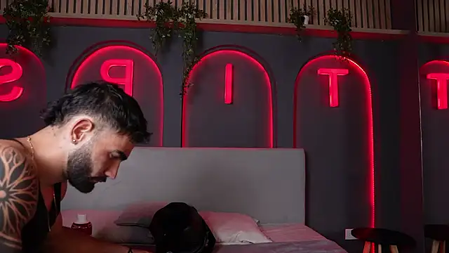 Snapshot of Austin_bolt chatting on October 30, 3:19 am Austin bolt online show from October 30, 3:19 am