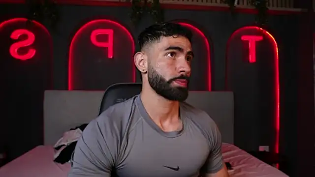 Snapshot of Austin_bolt chatting on November 4, 4:11 am Austin bolt online show from November 4, 4:11 am