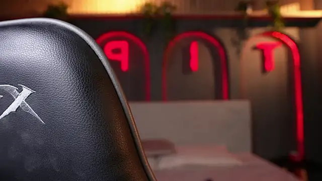 Snapshot of Austin_bolt chatting on November 8, 3:29 am Austin bolt online show from November 8, 3:29 am