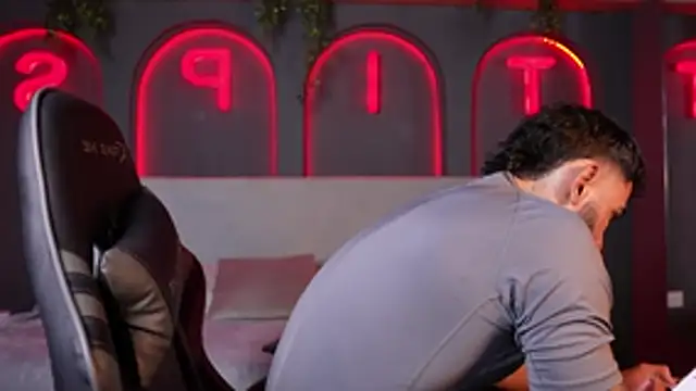 Snapshot of Austin_bolt chatting on November 15, 2:53 am Austin bolt online show from November 15, 2:53 am