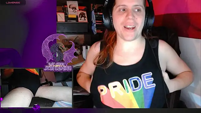 Snapshot of Rae-Suon chatting on January 4, 5:05 am Rae-Suon online show from January 4, 5:05 am